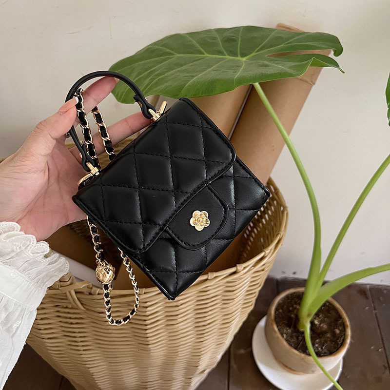 Designer Bag 2025 Summer New Mini Bag Socialite Luxury Bag Handbag Small Square Bag Women Niche Quilted Chain Versatile Crossbody Bag Tote Bag