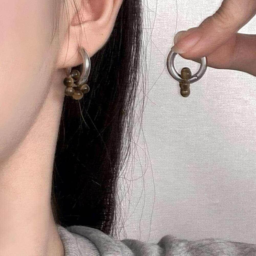 New Beaded Melad Color Hoop for Women Simple Earrings Ins Style Versatile Fashionable Elegant Gentle Ear Accessories da6