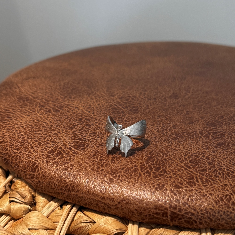 Chic & Stylish Ladys Butterfly Motif Ring Made from Genuine 925 Silver