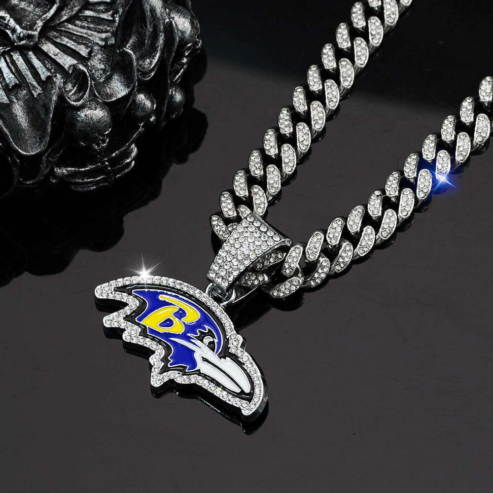 Hot Selling Unisex Personality Dia Pendant Fashion Hip-Hop Style Eagle Head Letter Necklace Jewelry