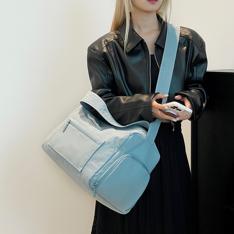 Colorful Fox New Women's Sports Training Fitness Yoga Lightweight Large Capacity Short Trip Bag ddmymoon