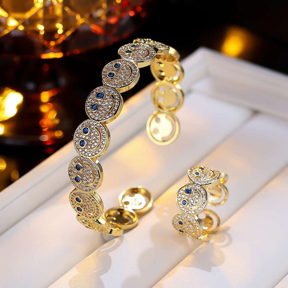Hot-Selling Smile Fashion Classic Creative Trendy High-End Dia-Studded Bracelet Jewelry
