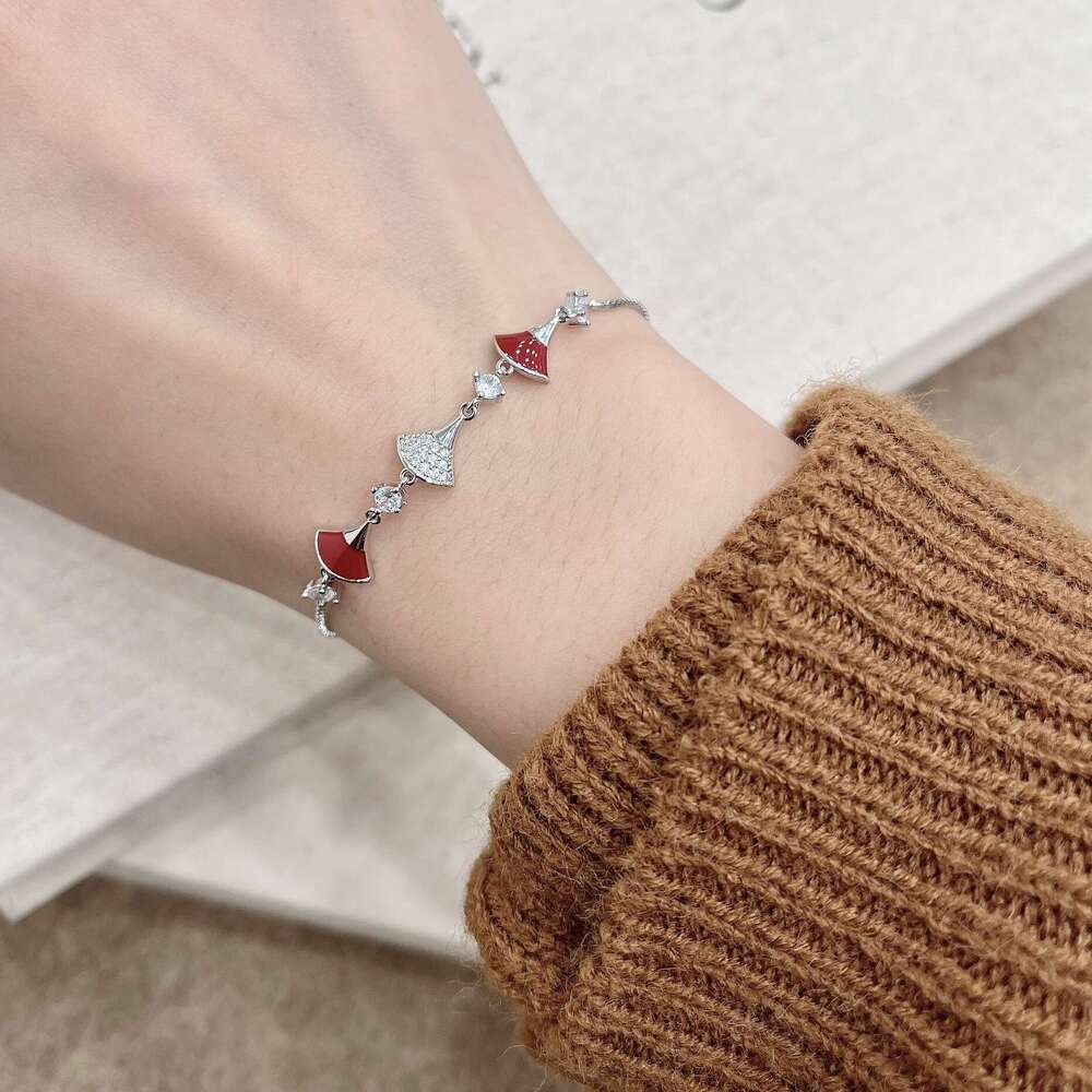 Autumn Winter Ancora Red Inlaid Dia Fan-shaped Oil Drop Mini Dress Pull-out Bracelet for Women Light Niche Exquisite Jewelry fa6