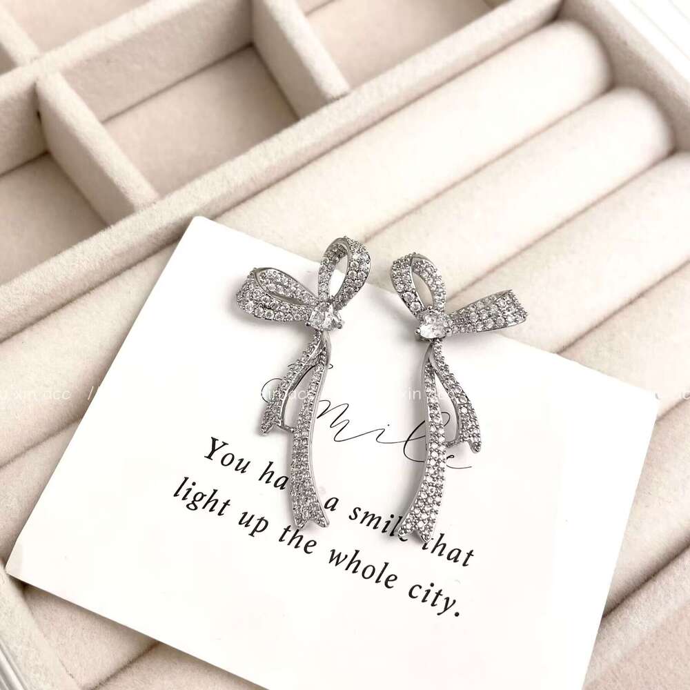 Luxurious Elegant Bowknot Earrings, Unique and Sophisticated Studs, High-end Jewelry for Women Without Pierced Ears, Mosquito Coil Ear Clips f2f