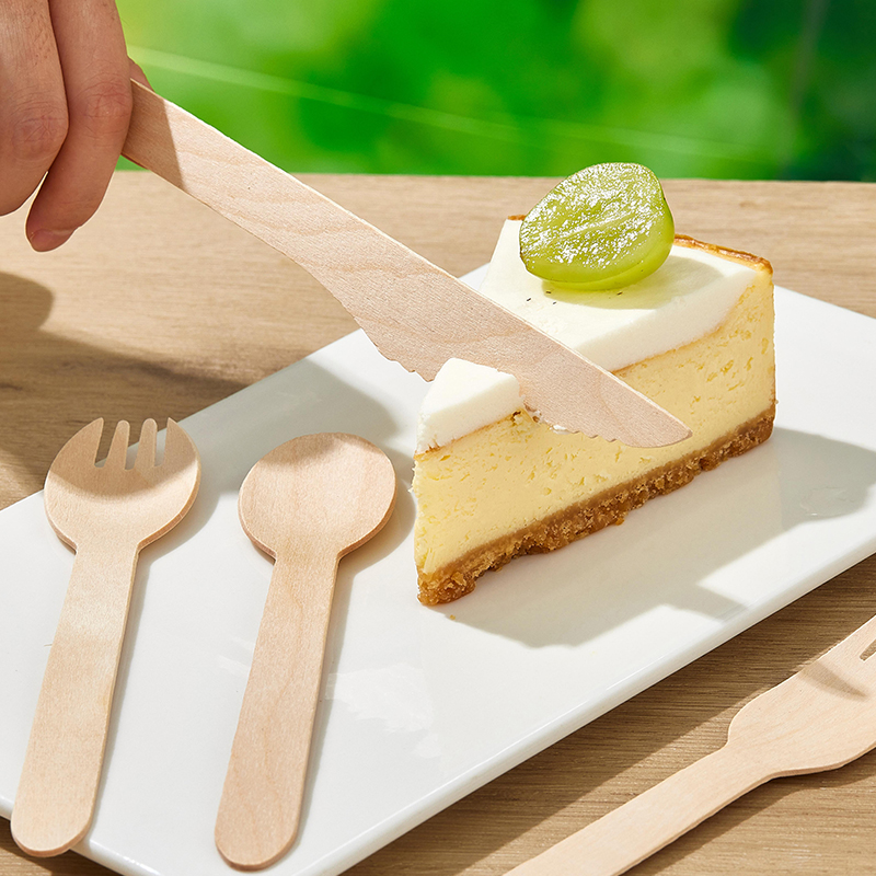 Single-use Wood Slice Tool Designed for Efficiently Dividing Loaves of Bread and Delicate Pastries - natural wood