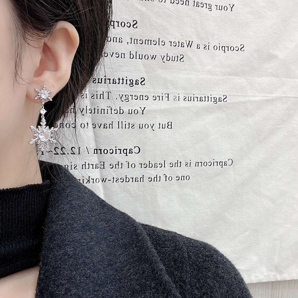 New Fashion Design Mid-Length Earrings High-End Micro-Inlaid Snowflake Exaggerated Unique Cool Super Shiny 479