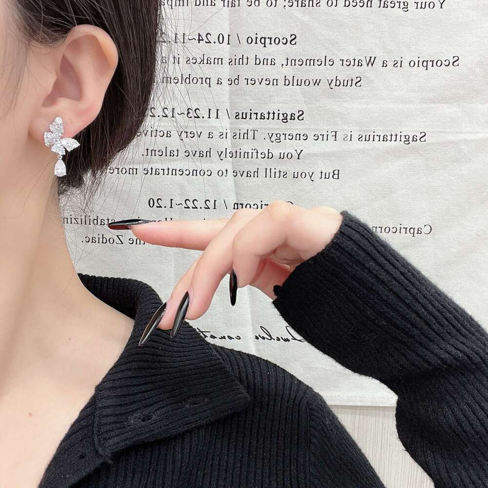 Full Inlaid Shiny Zircon Butterfly Ear Clip Water Drop Pendant White Earrings Niche High-end Sense Brightening Fashion Personality f52