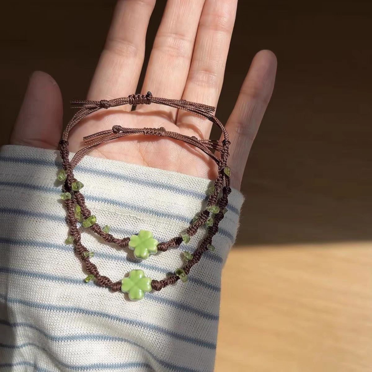 Lucky Four-leaf Clover Designer Necklace Bracelet Woven Bracelet Niche Simple Versatile Gift For Beach Lady Pendant Couples And Best Friends