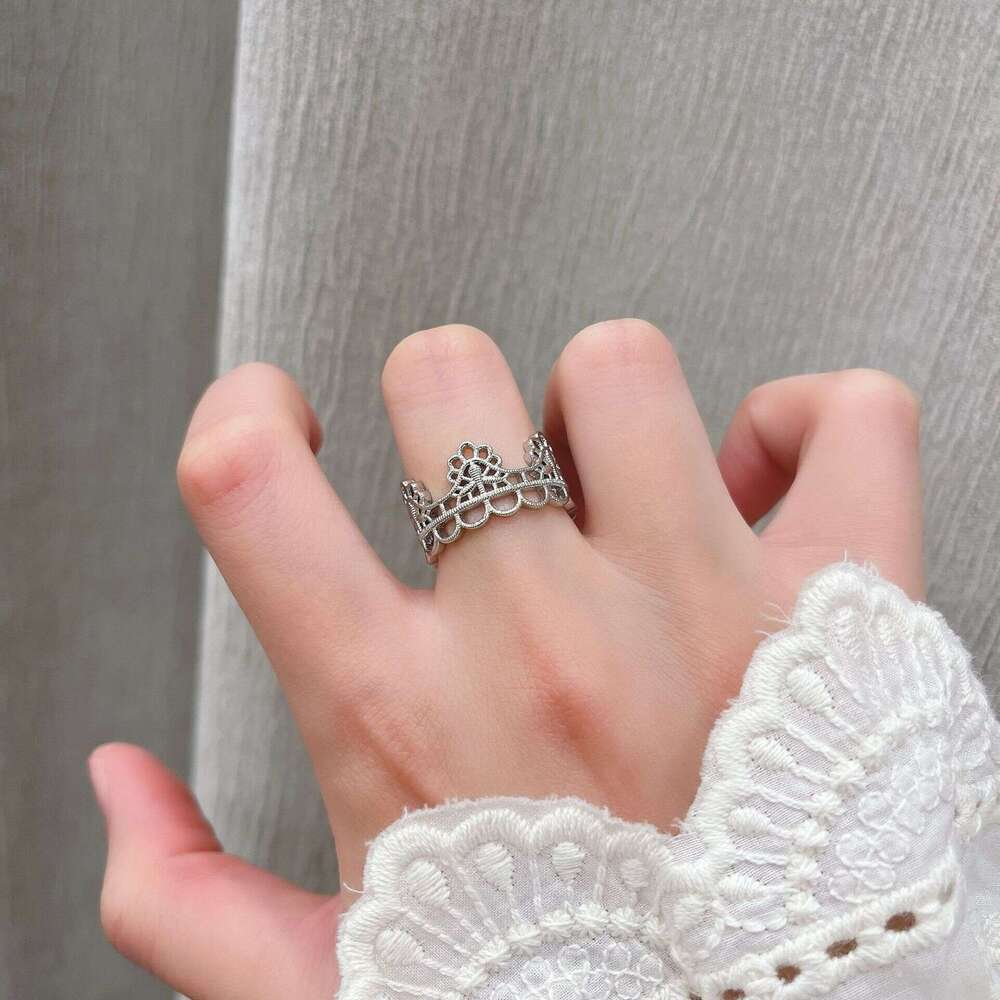 2025 Spring New Style Lace Edge Hollow Ring with Zircon Center Inlay and Fine Carving Pattern 159