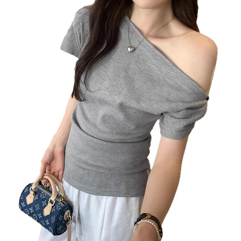 2025 New French Asymmetric Shoulder Navy Blue Short Sleeve Texture Top Summer Design Straight Sleeve Slimming T-shirt New Designer T-shirt