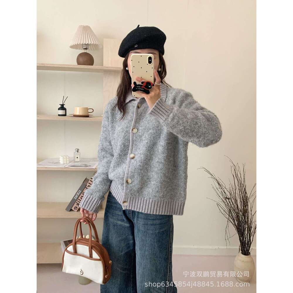 Korean High-End Turn-Down Collar Knitted Cardigan Women, New Loose Lazy Style Sweater Coat For Autumn And Winter, Versatile Trendy Top B5