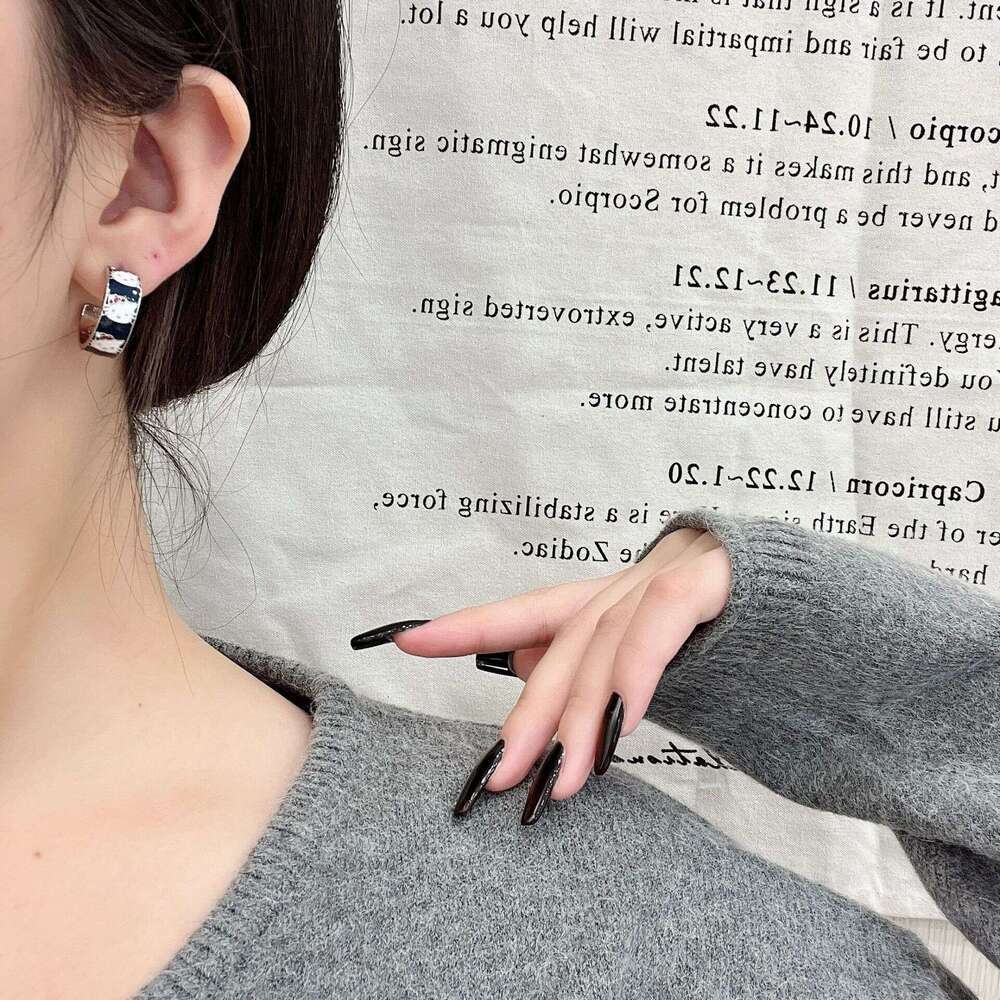 Meow Autumn Winter Dopamine Cute Cat for Women Niche High-end Elegant Versatile Sweet Girl Hoop Earrings 797