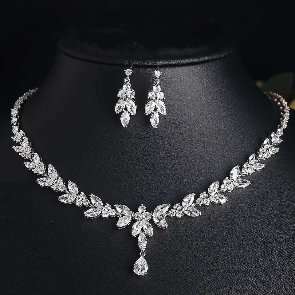 Exquisite and Simple Micro Pave Zircon Earrings Necklace Creative Water Drop Shaped Jewelry Set