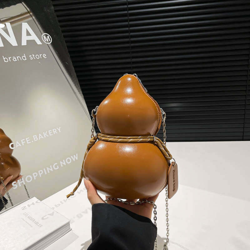 Trendy Gourd for Women 2025 Niche Design Single Shoulder Ins Style Personality Crossbody Bag