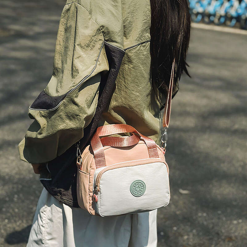 Trendy Fashion Crossbody for Women, Simple Design, Large Capacity, Multi-Compartment, Commuting Versatile Shoulder Bag