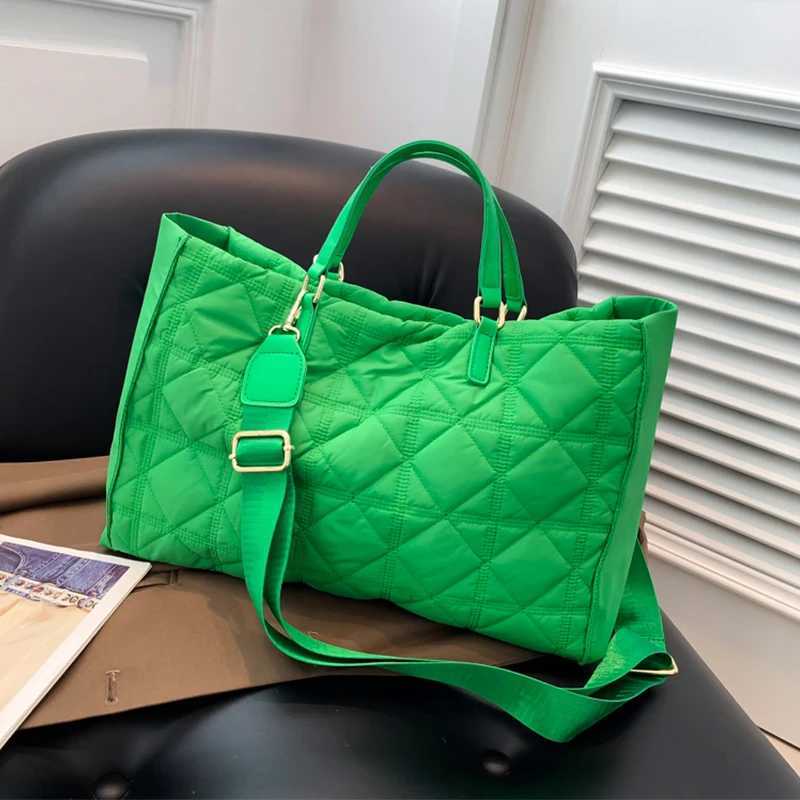 Green Padded Handbag Fi Quilted Shoulder Bags For Women 2023 Winter Space Cotton Shopper Bag Portable Large Capacity Tote Y250730