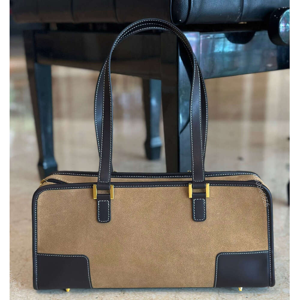 Luxury designer vintage women's shoulder bag, tote bag, crossbody bag, travel bag, shopping bag, messenger bag, baguette bag, bowling bag, work bag, armpit bag