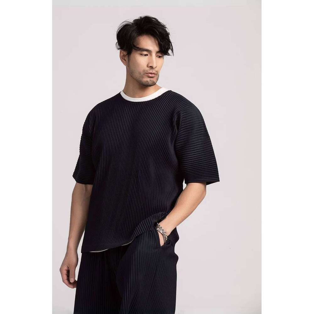 Miyake Pleated T Shirt For Men Summer Clothes Short Sleeve Plain T-Shirt Fashion Black Shirts Round Collar Sports Top
