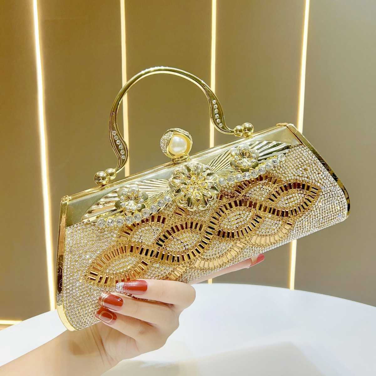 New Womens Bag Large Capacity High End Chain Shoulder Crossbody Handbag Evening Bag Clutch