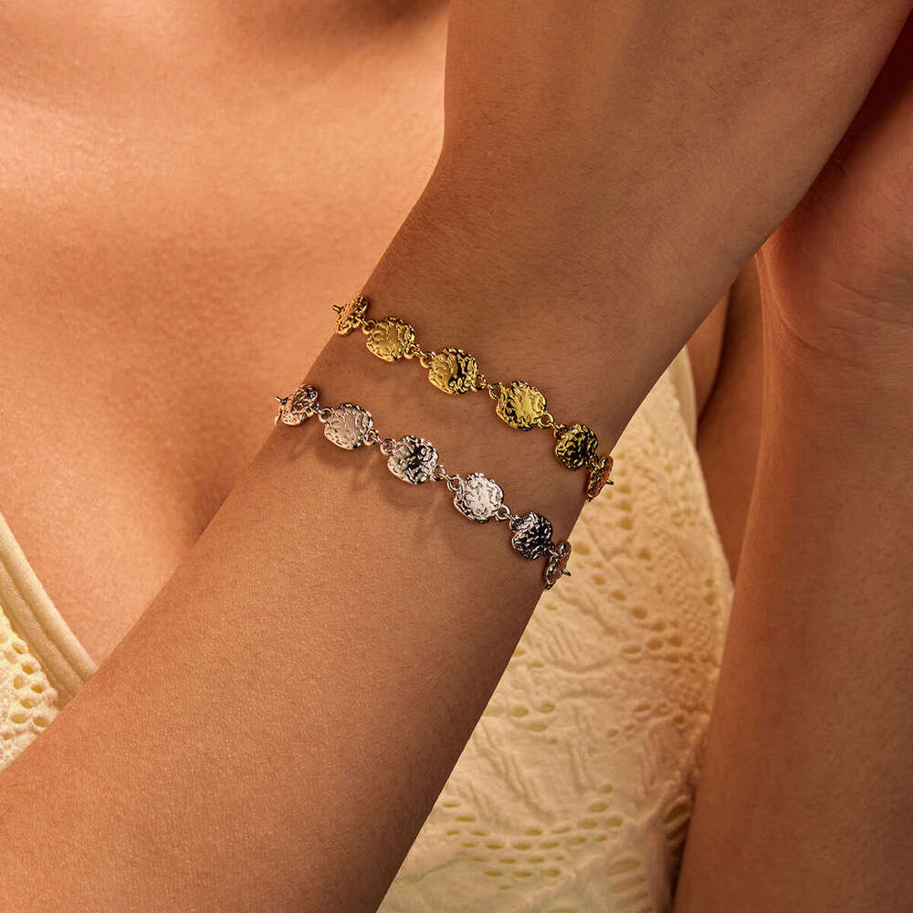 Elegant Versatile Stainless Non-Fading Square Hammered Gold Bracelet for Women, Niche High-End Titanium Steel Jewelry