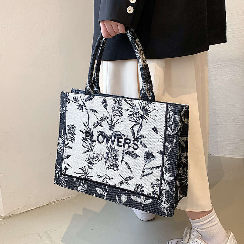Large Capacity Jacquard Letter Tote for Women 2022 New Fashion Versatile Handbag Trendy Handheld Bag Wholesale