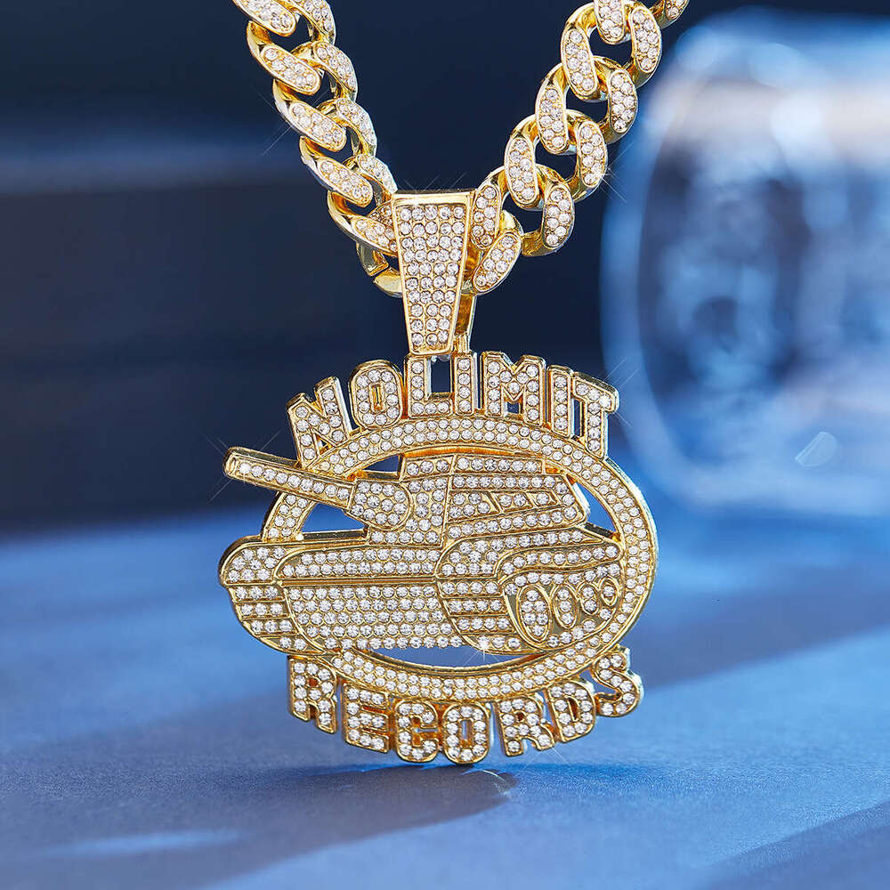 New Cool Hip-Hop Cuban Chain Tank Combat Personality Creative Dia-Studded Pendant Direct Shipping