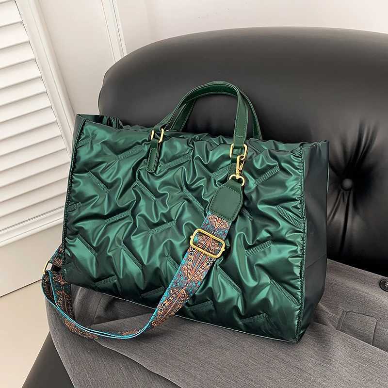 5 Large Tote Padded Handbags Designer Quilted Wen Shoulder Bags Luxury Nyl Down Cott Crossbody Bag Winter Tote Big Y250730