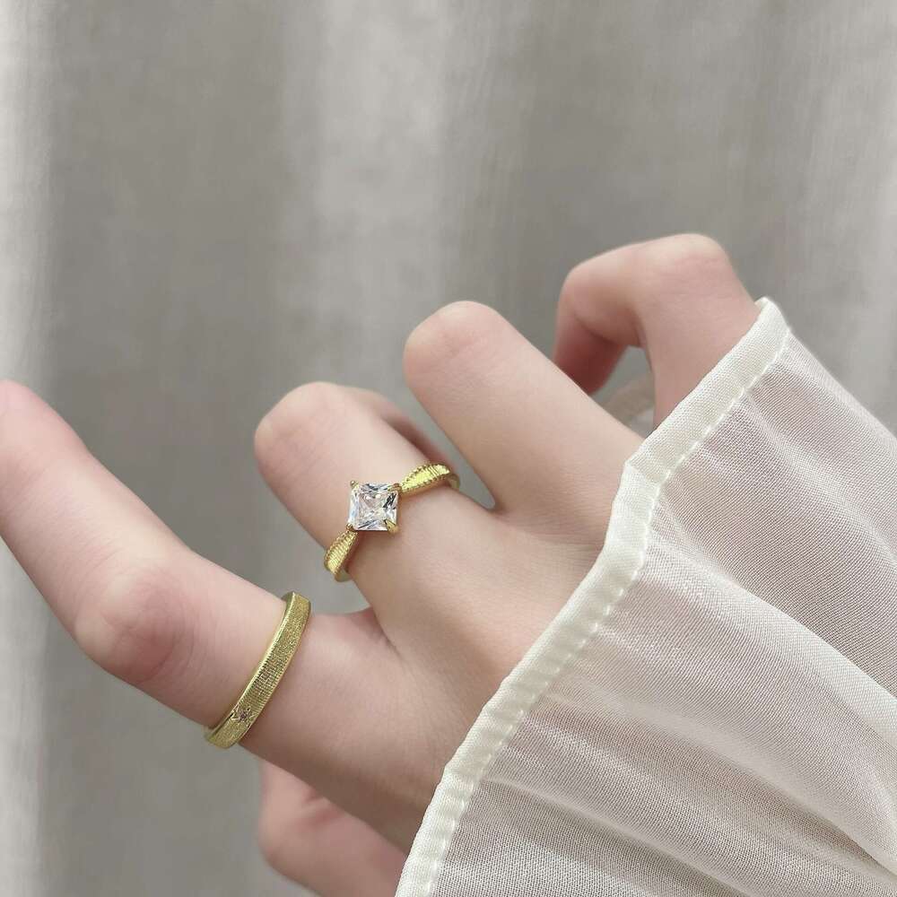 French Vintage Princess Cubic Zirconia for Women Brushed High-end Carved 2025 Spring New Ring e80