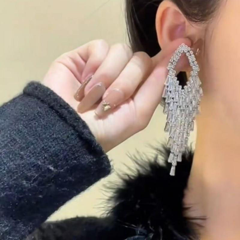 Sier Needle Zircon Rhombus Rectangle Tassel Earrings Fashion Versatile Elegant Studs Exquisite Light High-end Feel Ear Jewelry