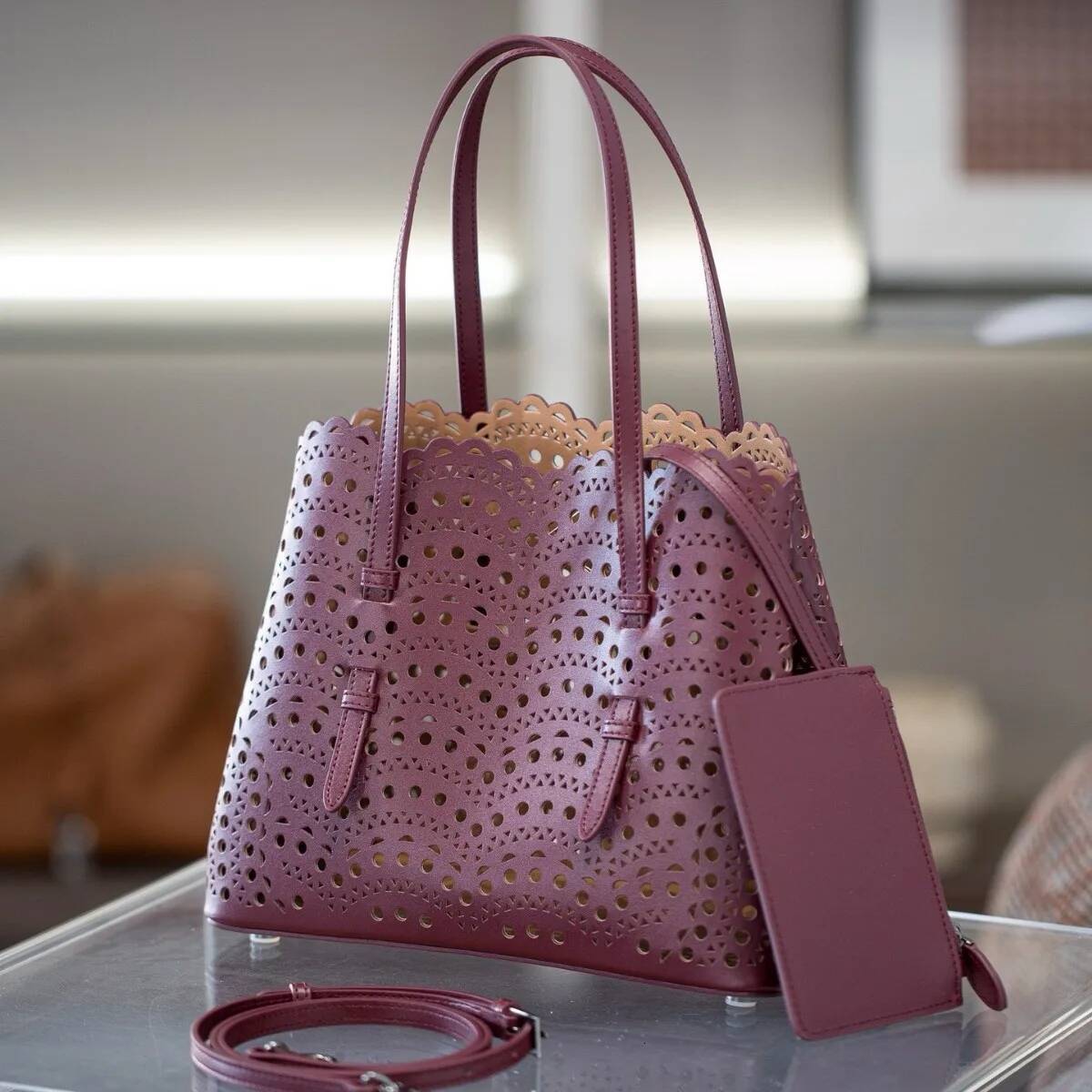 New Carved Leather Tote Women's Single Shoulder Hollowed Out Vegetable Basket Cowhide Crossbody Bag For Min