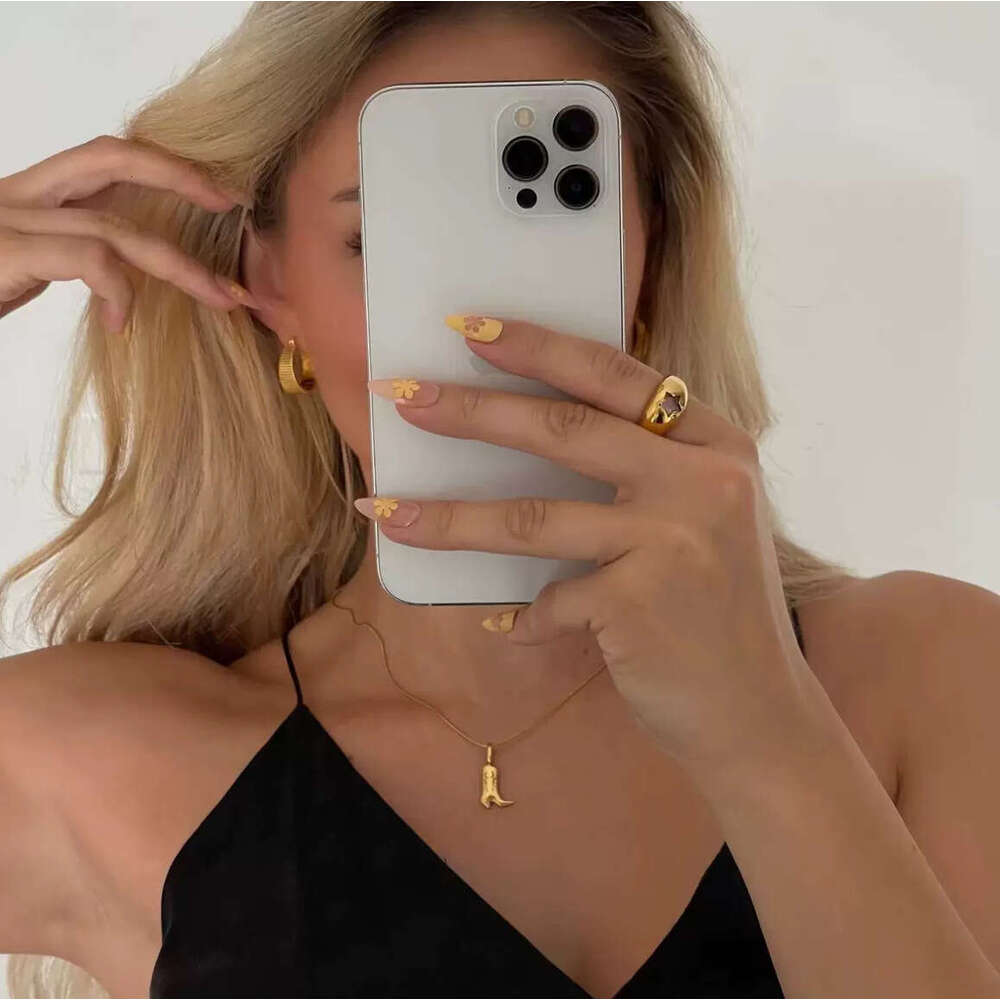 Boots Western Cowboy Elements Shoe Pendant Necklace for Women Fashion