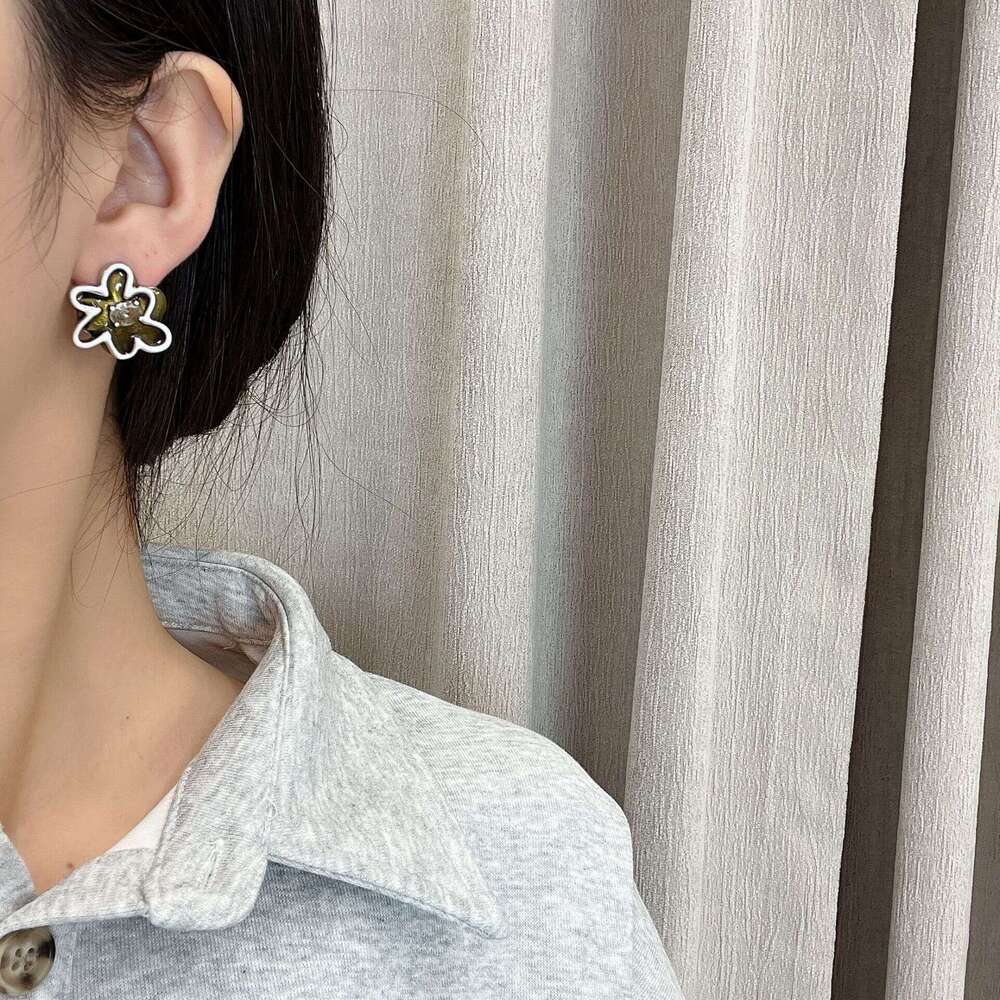 Korea Dongdaemun New Color-Block Flower Design Sense Forest Style Cute Sweet Fashion Earrings for Women 60b