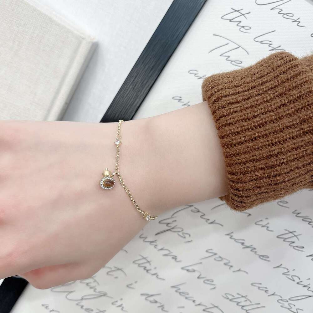 Rose Red Tiger Eye Stone Necklace for Women, Niche High-End Sweater Chain, Light Elegant Bracelet, 2024 New Model d0b