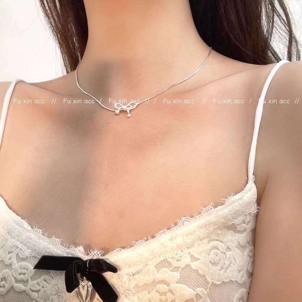 2024 New Rich Lady Bow Necklace Light High-end Irregular Pendant Collarbone Neck Chain 968