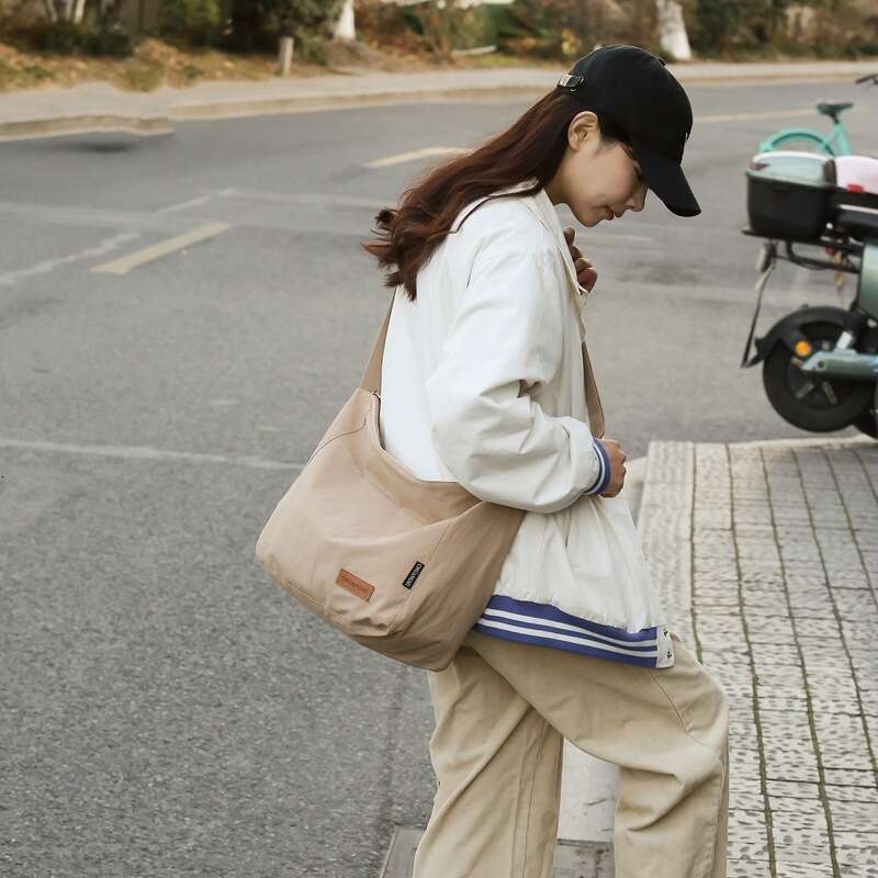 2024 Crossbody Ins Solid Color Simple Design Tote College Student Large Capacity Casual Class Shoulder Bag