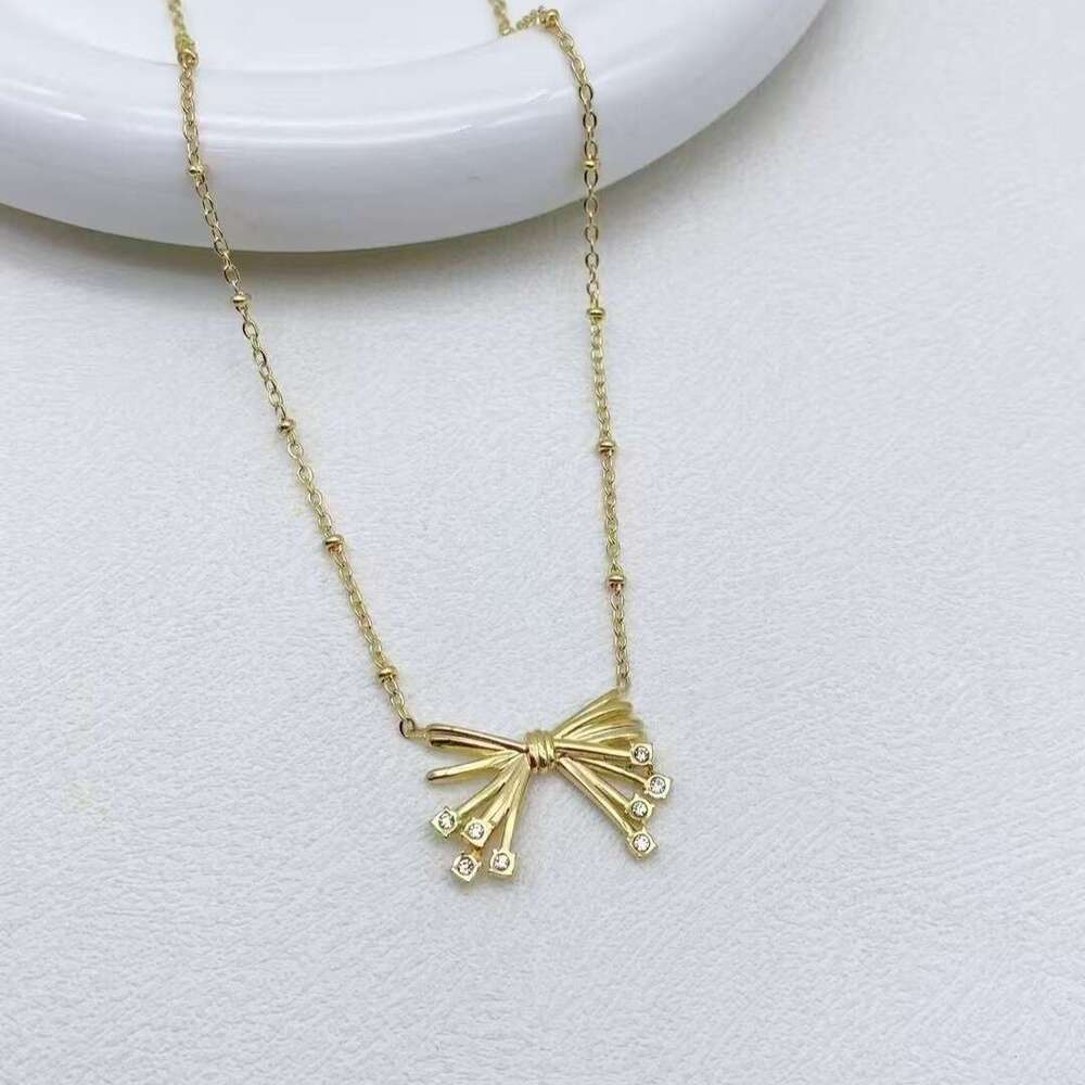 New Bowknot Hollow Necklace High-end Light Fashion Collarbone Chain Pendant Exquisite