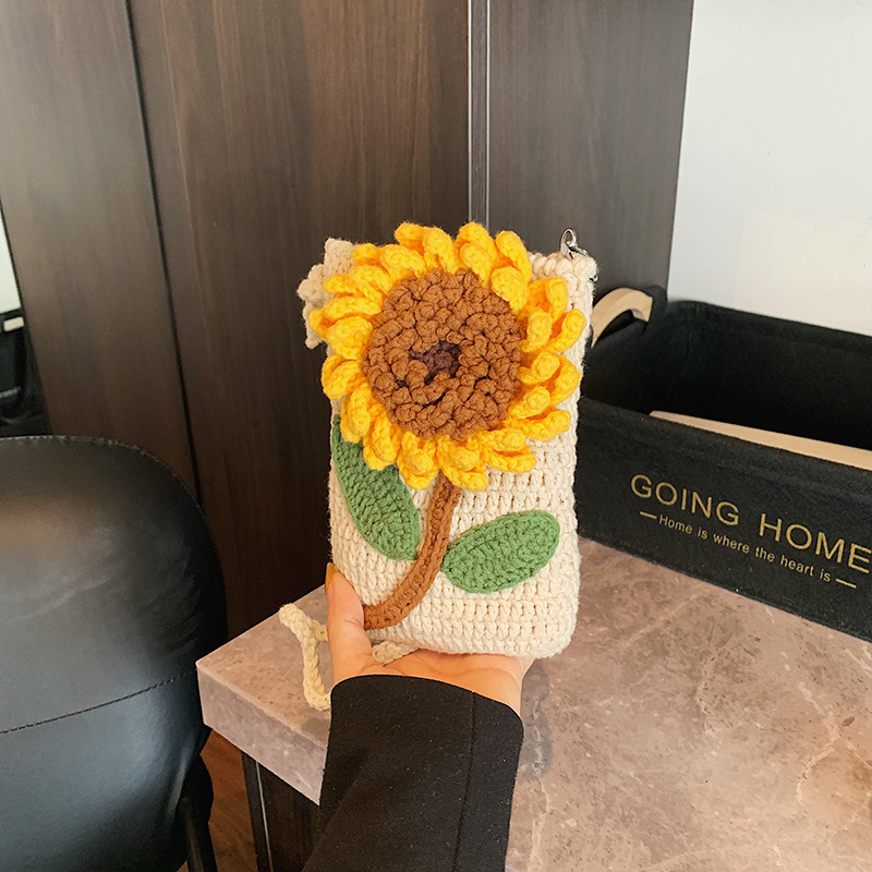 2025 designer's new mobile phone bag for women's casual shoulder bag