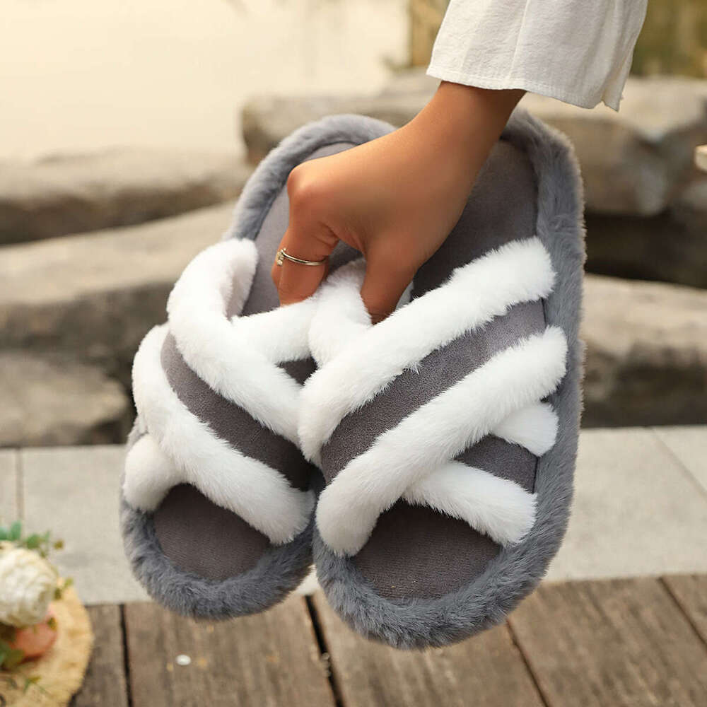 Hot-Selling Furry for Women, Autumn and Winter Outdoor Non-Slip Indoor Thick-Soled Home Fuzzy Maternity Cotton Slippers