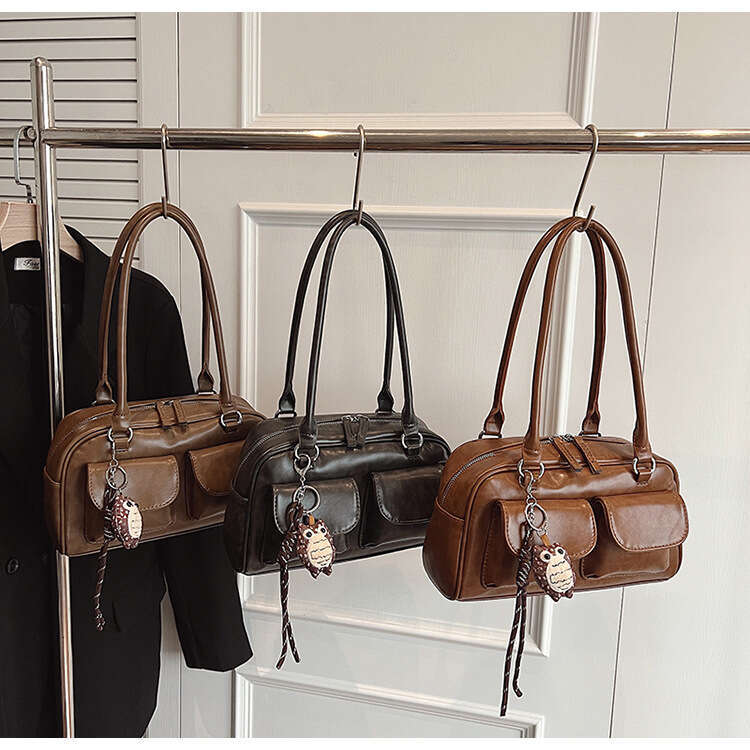 2024 Autumn Winter New Korean Niche Design High-end Commuting Large Capacity Handheld Pillow Bag