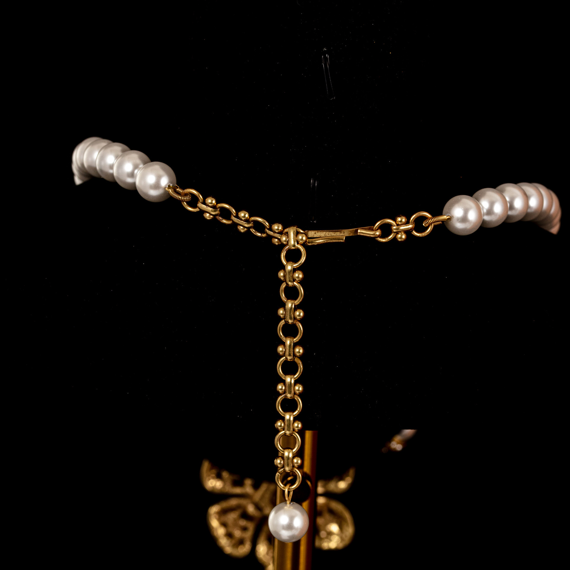 Designer Necklace Lady Pendant Style Pearl Chain Inlaid Zirconium Gold Six-petal Flower Necklace Light Luxury High-end Elegant Exquisite Women's 