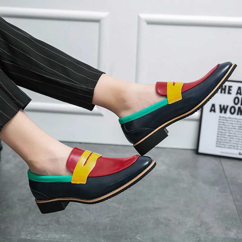 Pointed leather shoes for men Business casual patent loafers mens lace-up elegant luxury shoes black brown Y250730