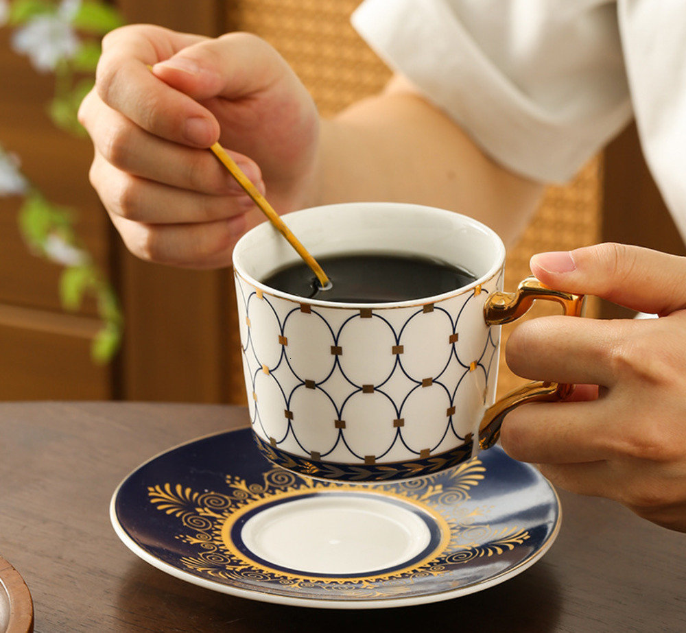 Coffee Machine Cup High-End Exquisite Cup and Saucer Set English Afternoon Tea Set Luxury Sense Niche Ceramic Gift 250730