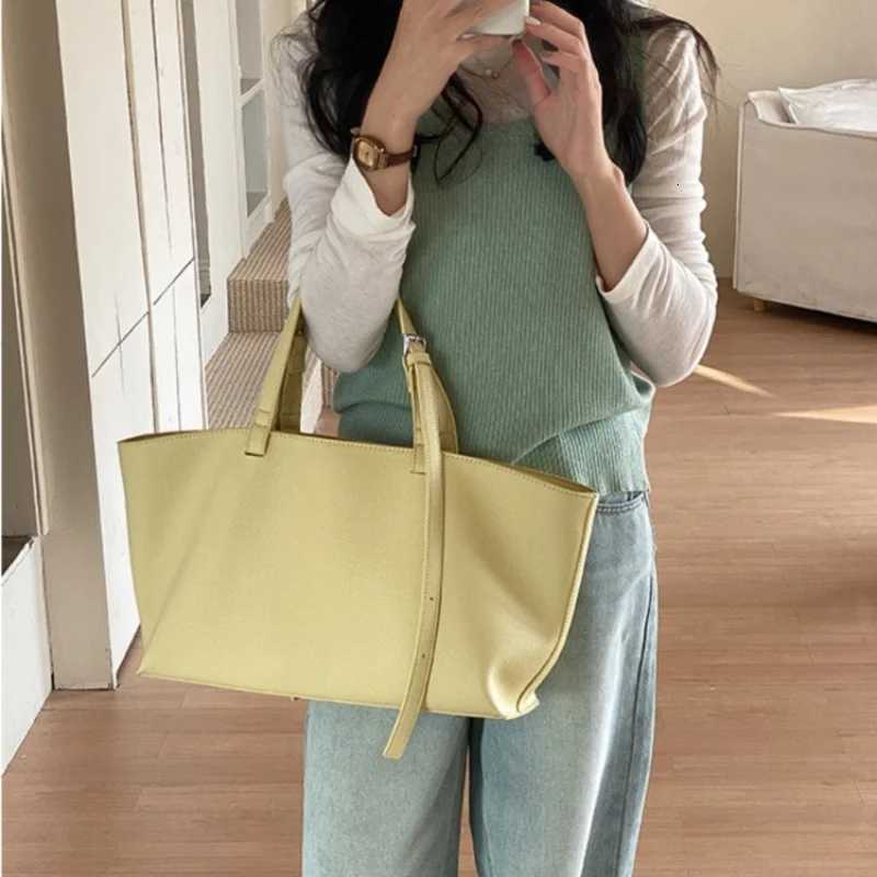 2025 New PU Leather Big Tote Bags Wen Fi Korean Simple Large Capacity Shoulder Bags Vintage Casual Solid Trend Handbags Y250730