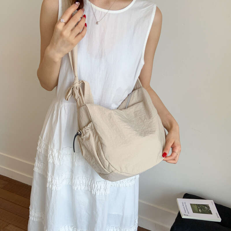 2025 Lightweight Niche Design Tote Crossbody Simple Fashion Waterproof Lazy Style Relaxed Feel Shoulder Bag