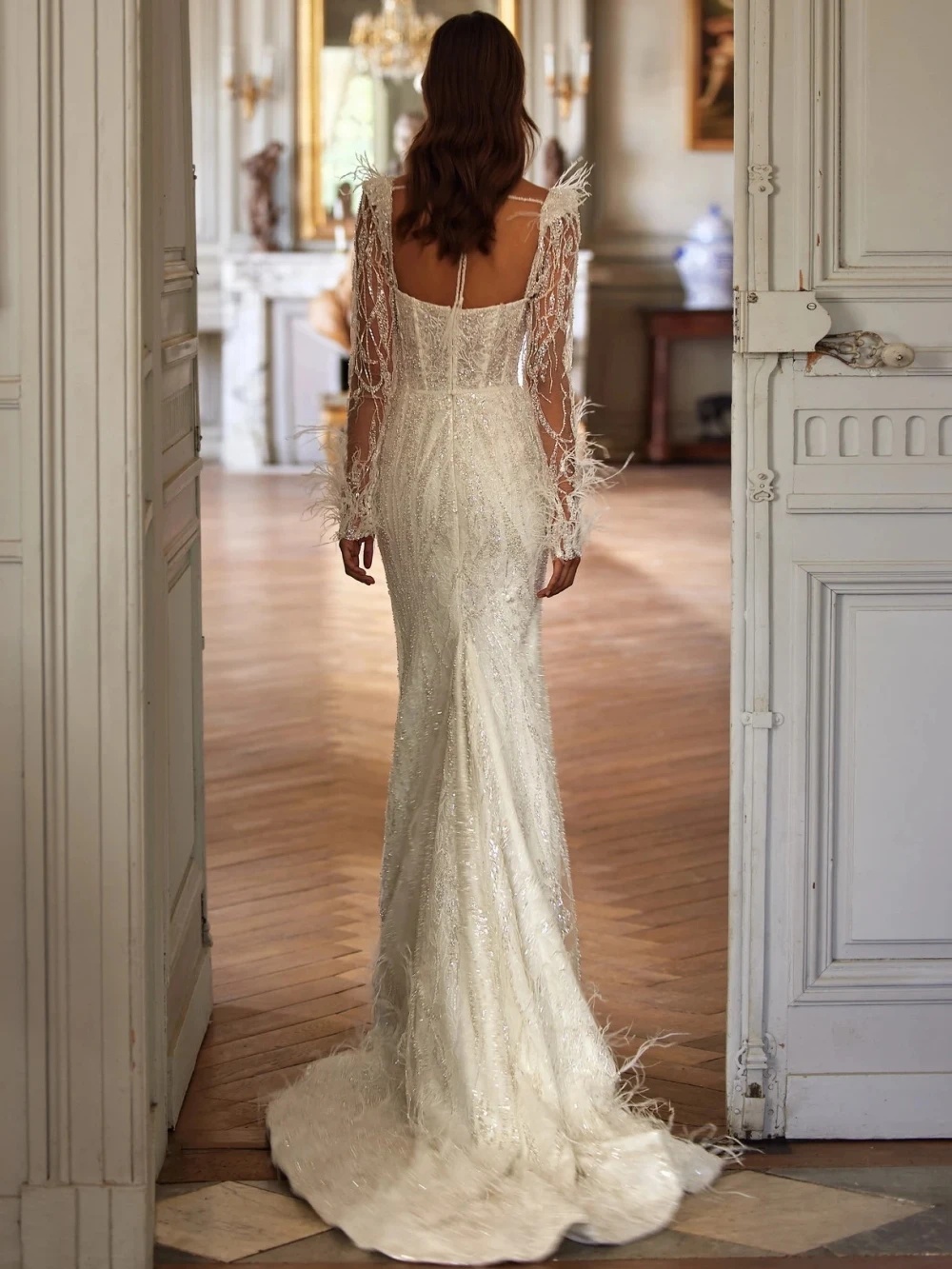 Classic Mermaid Wedding Dress Sweetheart Neck Long Sleeves Bridal Gowns Sequins Feather Backless Sweep Train Dresses Custom Made vestidos de novia