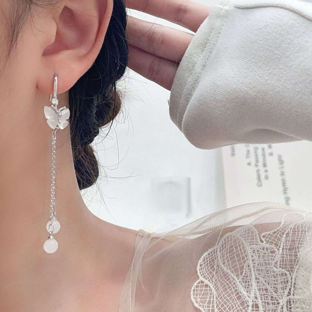 Korean Style New Zircon Butterfly Tassel Elegant Light High-end Niche Design Exquisite Unique Earrings 156
