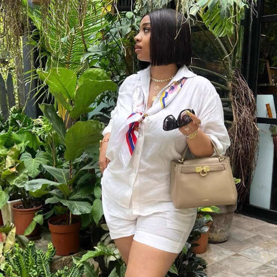 Plus Size Casual Women's Two-Piece Set Fashionable Solid Color Shirt Shorts Simple Elegant Outfit For Women B5