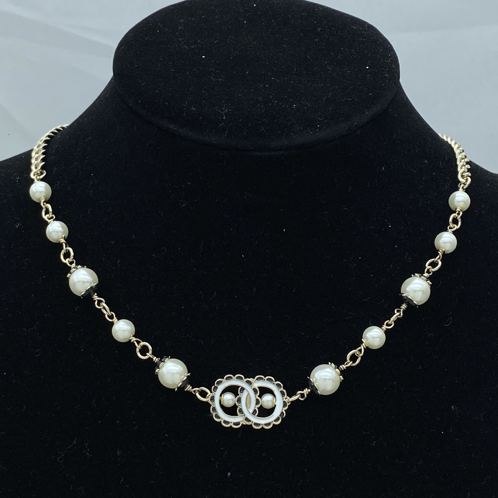 Pearl Choker Necklaces Classic Charm Flower Letter Pendant Designer Timeless Jewelry High Quality Copper Chains Special Ocns Trendy Gift for Her