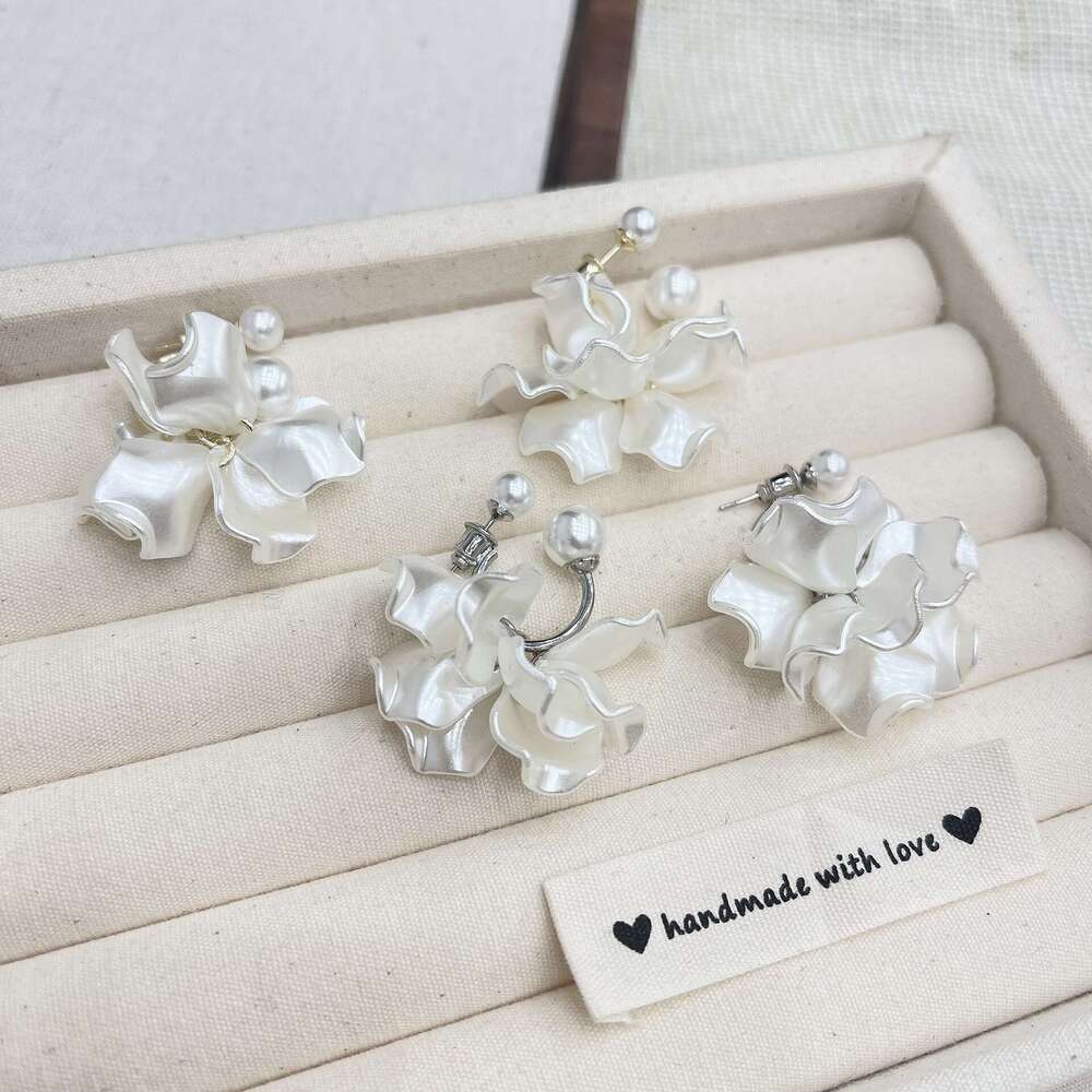 High-end French Elegant Pearl Flower Two-Way Wear Petal Gold Sier Forest Style Fairy Temperament Earrings 483