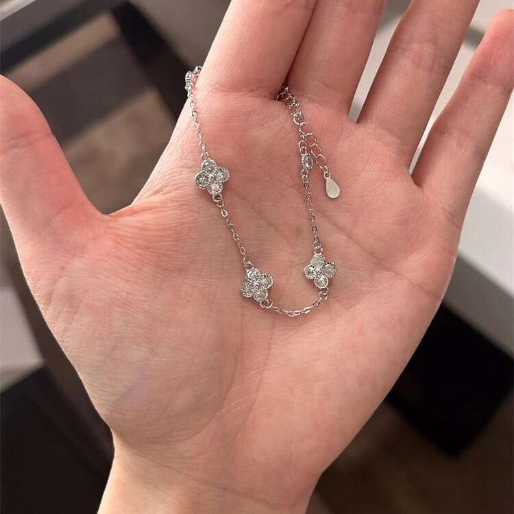 Super Shiny Full Dia Four-Leaf Clover Bracelet for Women, Ins Style, Light , Niche, Exquisite Bracelet, Elegant, Versatile, High-End Feel Jewelry